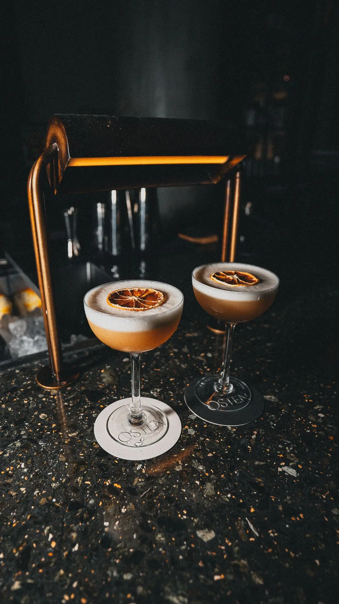 Coctelería de autor en la barra